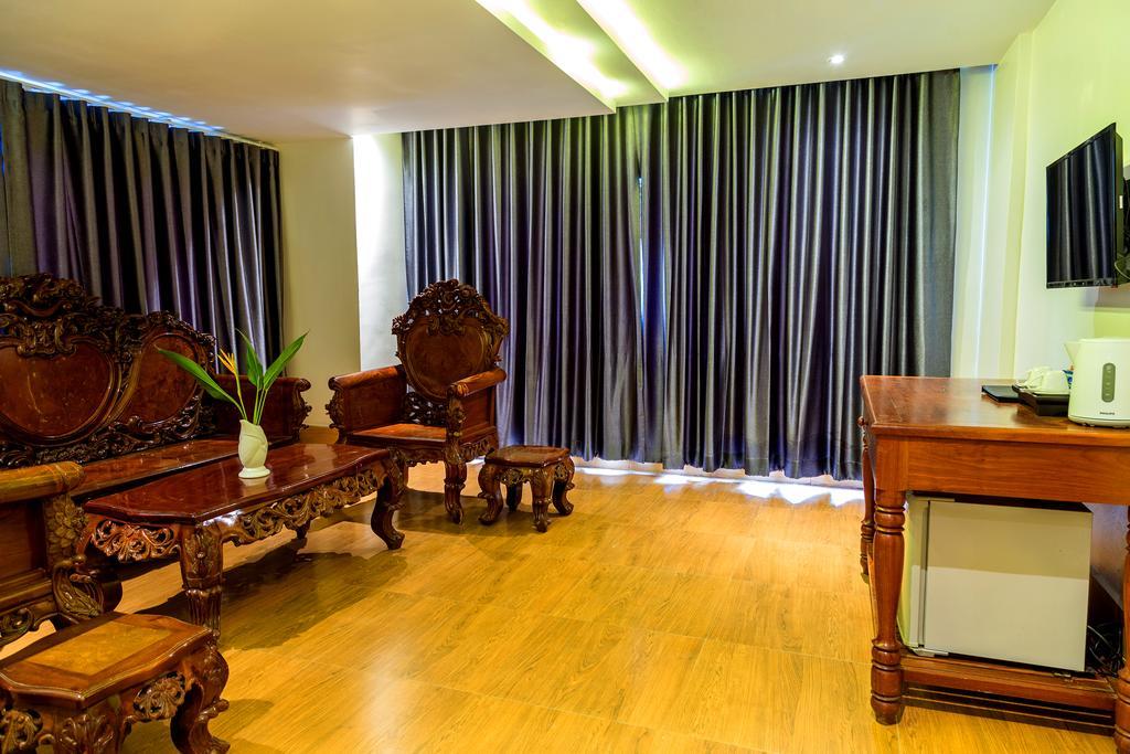 Ly Heng Chhay Hotel Krong Poi Pet Exterior photo