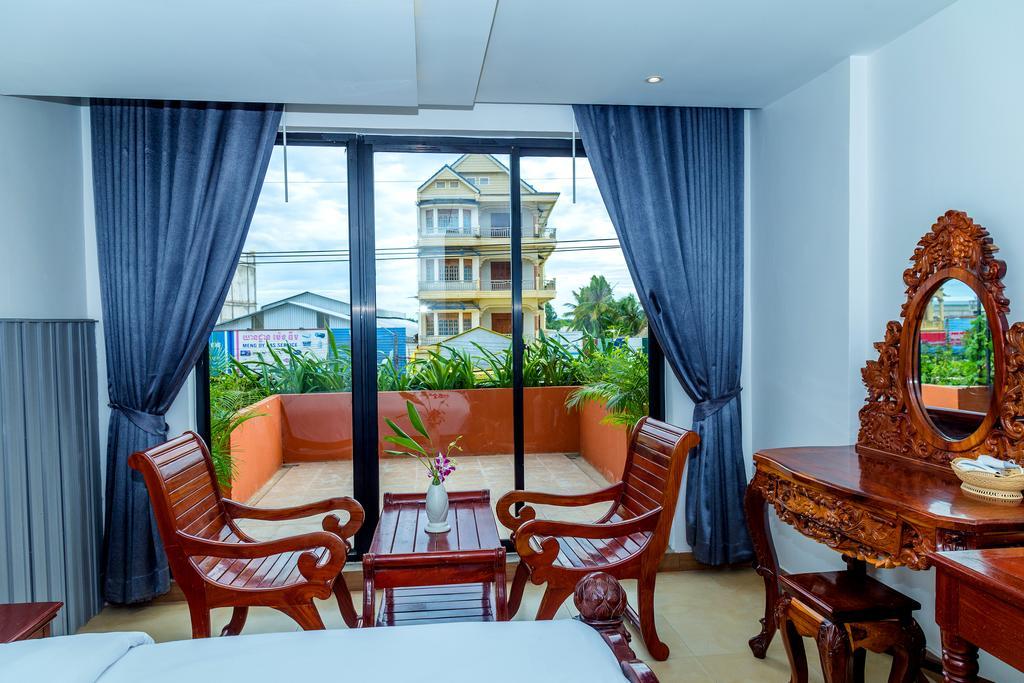 Ly Heng Chhay Hotel Krong Poi Pet Exterior photo